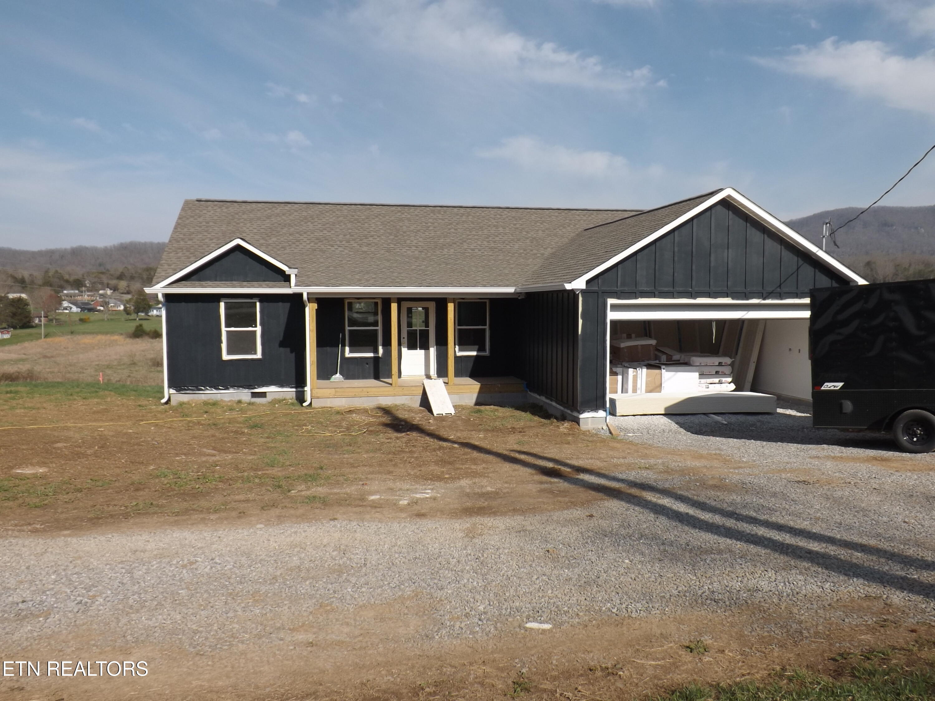 955 Shawanee Road Harrogate, TN 37752 - Photo 2 of 27 DSCF3833