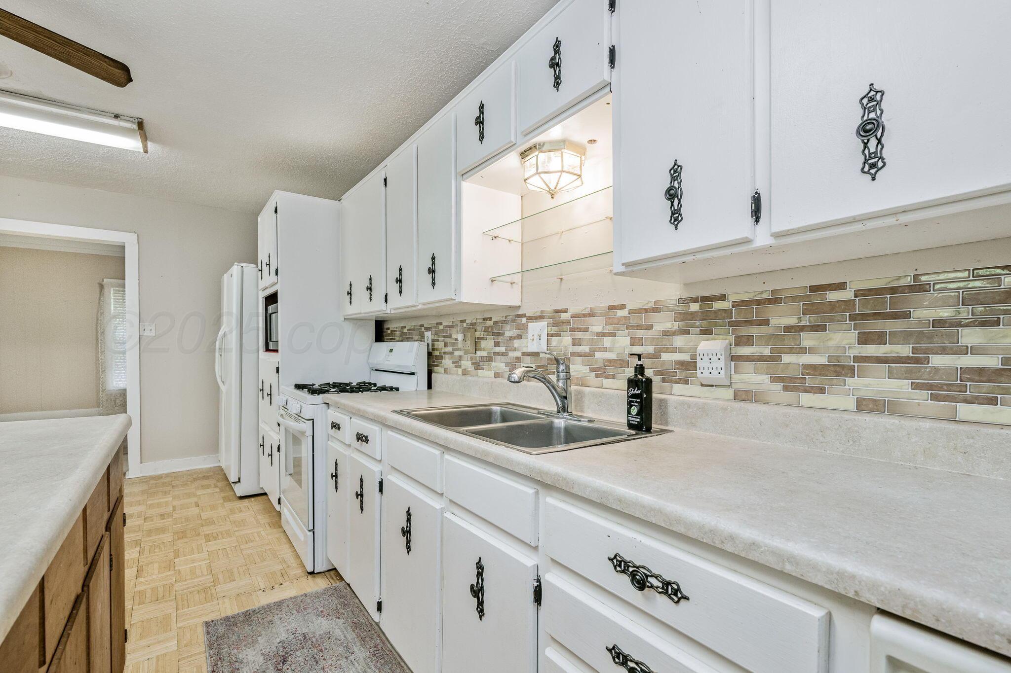 1010 East 3rd Street Clarendon, TX 79226 - Photo 13 of 22 1010 e 3rd 13