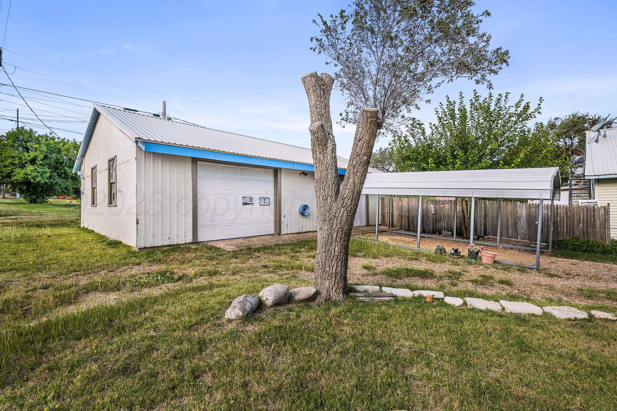 1010 East 3rd Street Clarendon, TX 79226 - Photo 3 of 22 1010 e 3rd 03