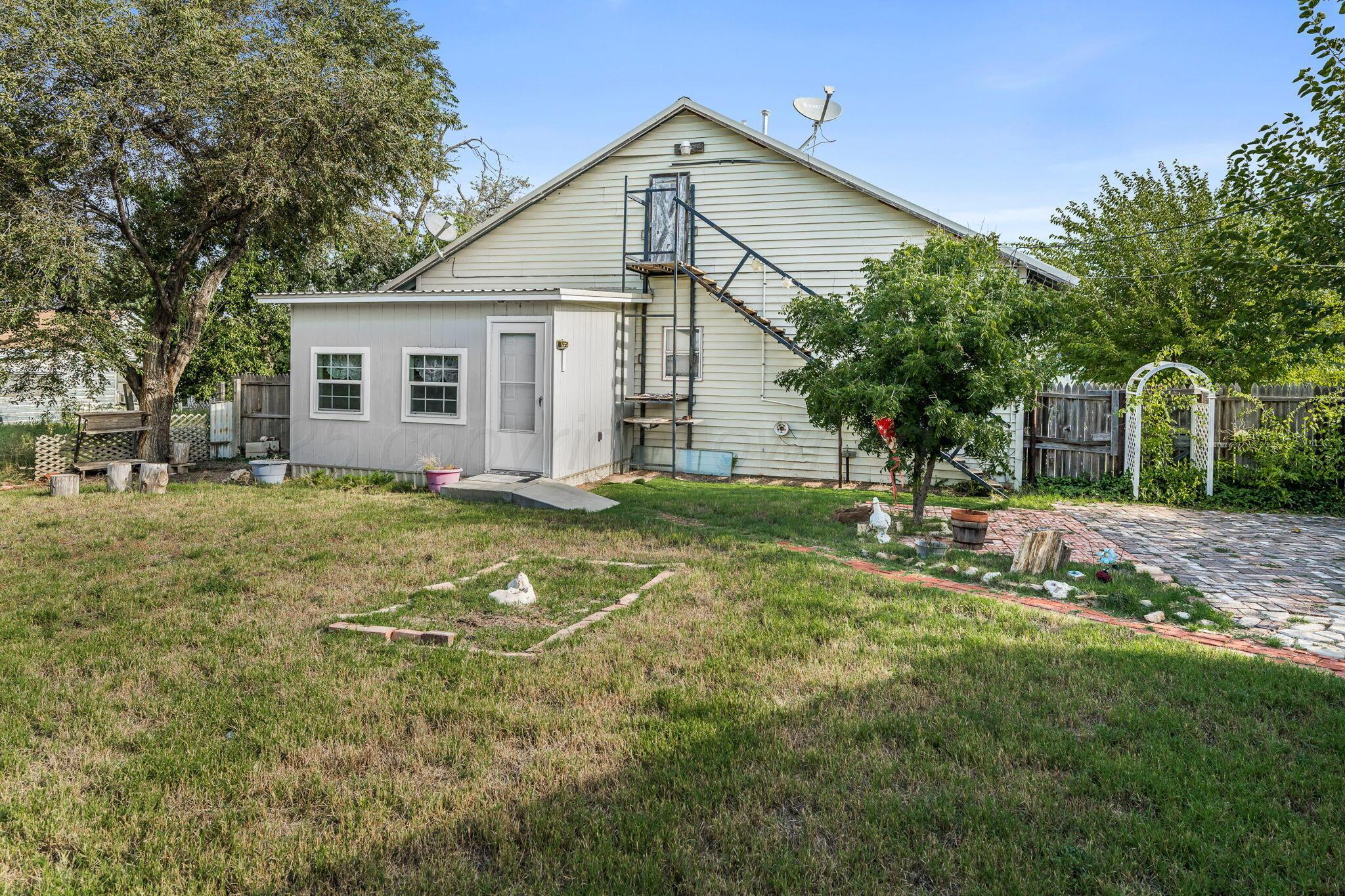 1010 East 3rd Street Clarendon, TX 79226 - Photo 5 of 22 1010 e 3rd 05