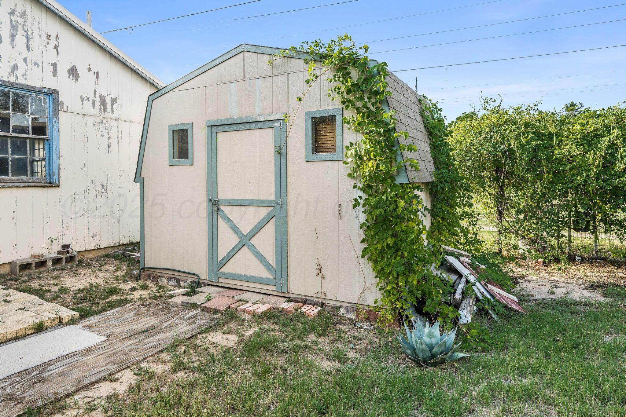 1010 East 3rd Street Clarendon, TX 79226 - Photo 6 of 22 1010 e 3rd 06