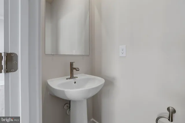 $3,300 | 6822 Winterhill Lane, Glen Burnie, MD 21060