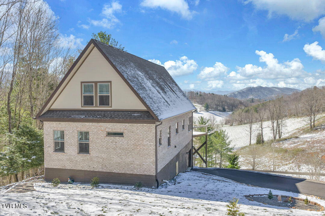 550 Ridgeview Drive Mountain City, TN 37683 - Photo 4 of 46 6-web-or-mls-DJI_20260318105151_0001_D