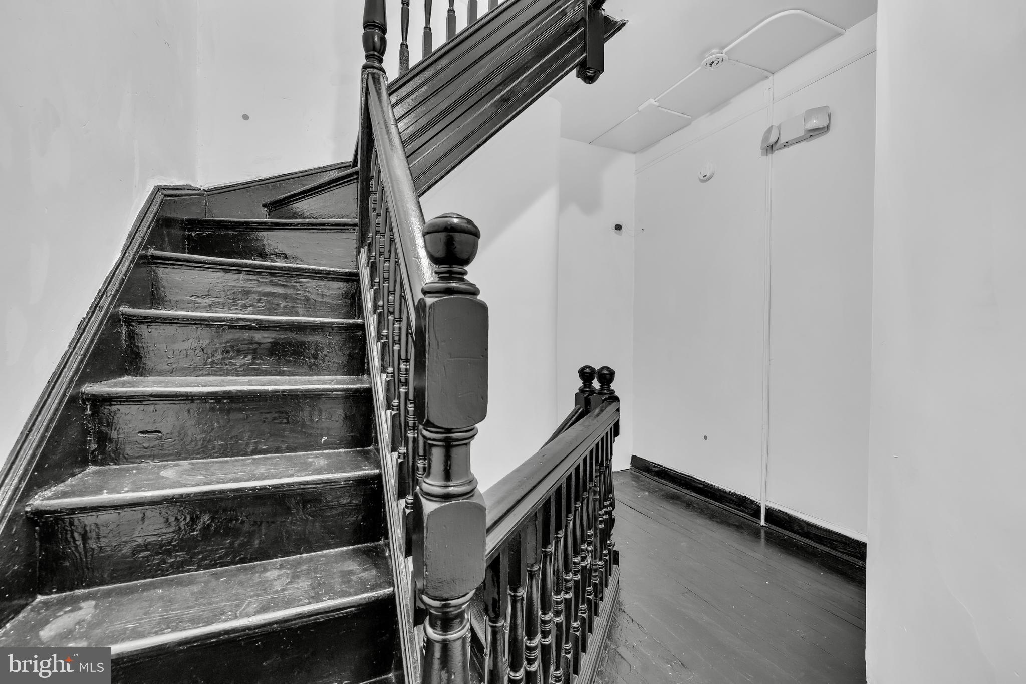 2920 Parkwood Avenue, Unit 2 Baltimore, MD 21217 - Photo 9 of 9 a view of entryway