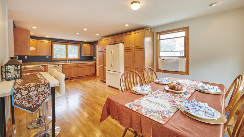 24 Skelton Road Burlington, MA 01803 - Photo 3 of 29 Gallery Image 3