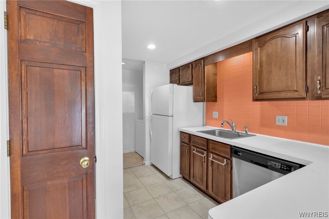 4585 Chestnut Ridge Road, Unit 11 Amherst, NY 14228 - Photo 15 of 41