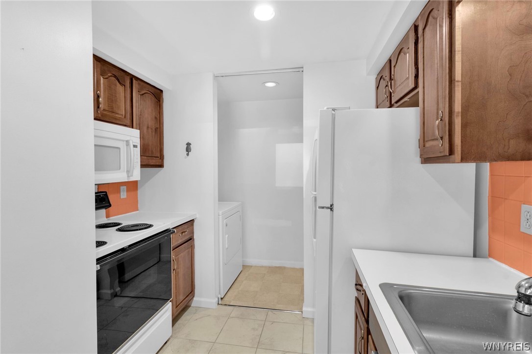 4585 Chestnut Ridge Road, Unit 11 Amherst, NY 14228 - Photo 19 of 41