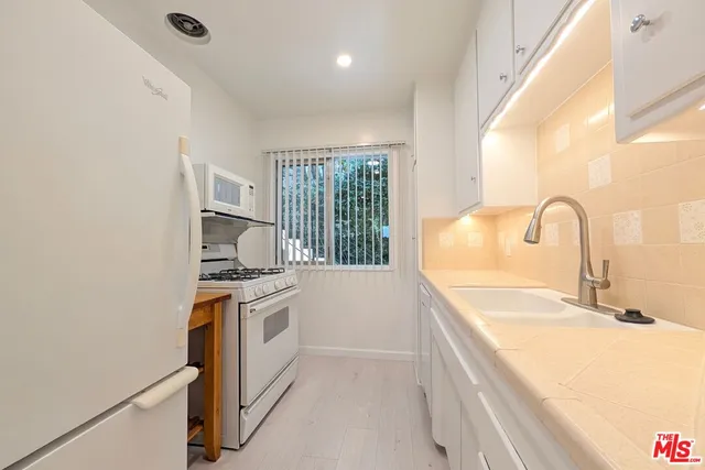 $2,700 | 1037 11th Street, Unit 4, Santa Monica, CA 90403