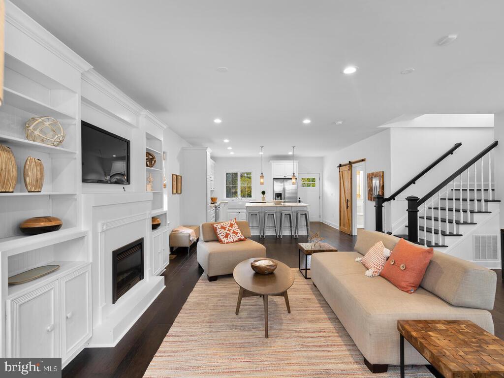 802 Easley Street Silver Spring, MD 20910 - Photo 11 of 51 Gallery Image 11