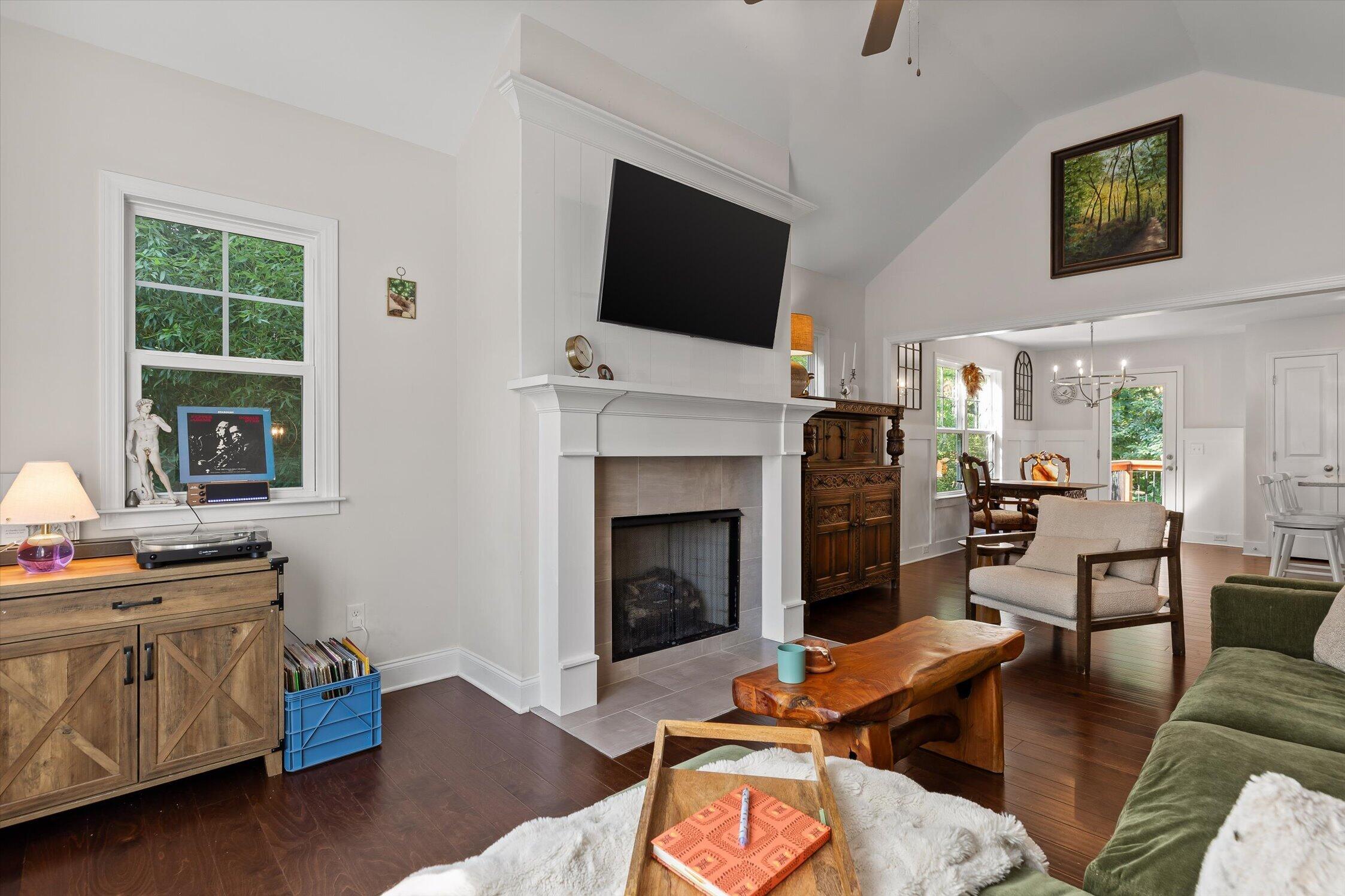 6362 Chandler Hill Road Ooltewah, TN 37363 - Photo 7 of 34 Living Room