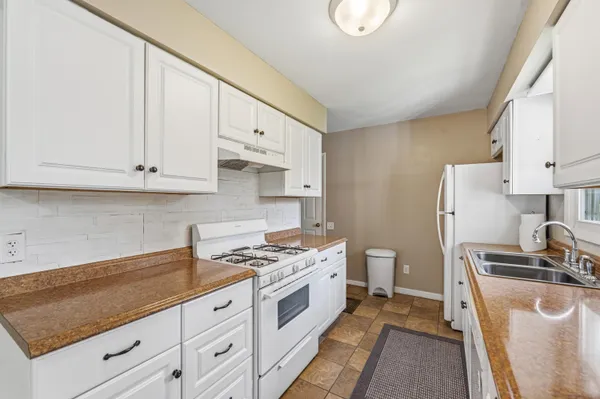 $338,000 | 22977 Grandeur Avenue, Mattawan, MI 49071