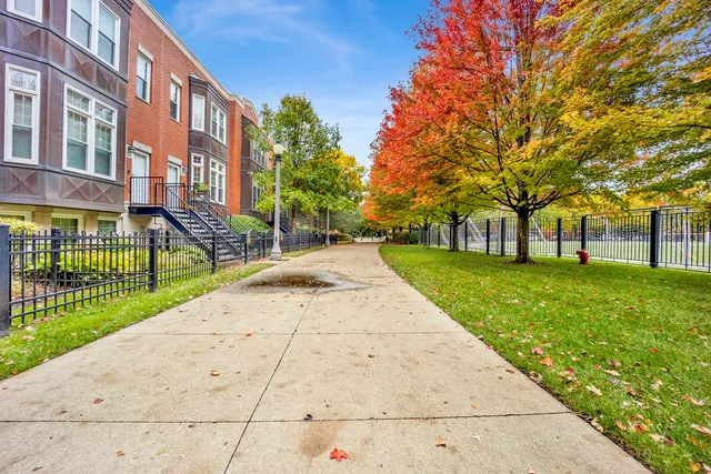 $2,800 | 1524 South Sangamon Street, Unit 401, Chicago, IL 60608