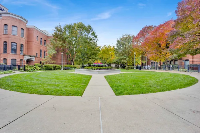 $2,800 | 1524 South Sangamon Street, Unit 401, Chicago, IL 60608