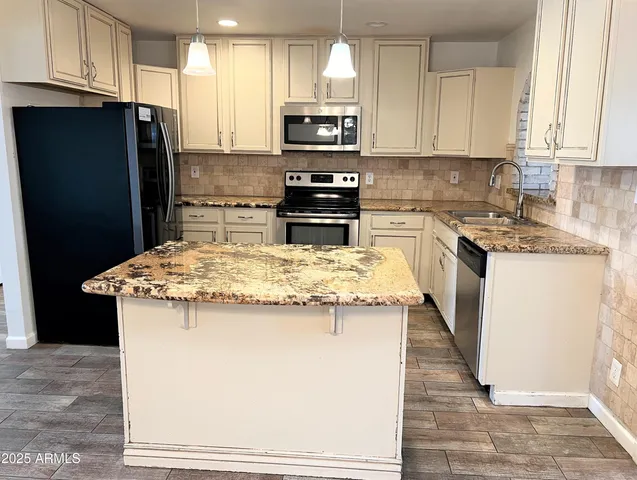 $1,995 | 2443 East Marmora Street, Phoenix, AZ 85032