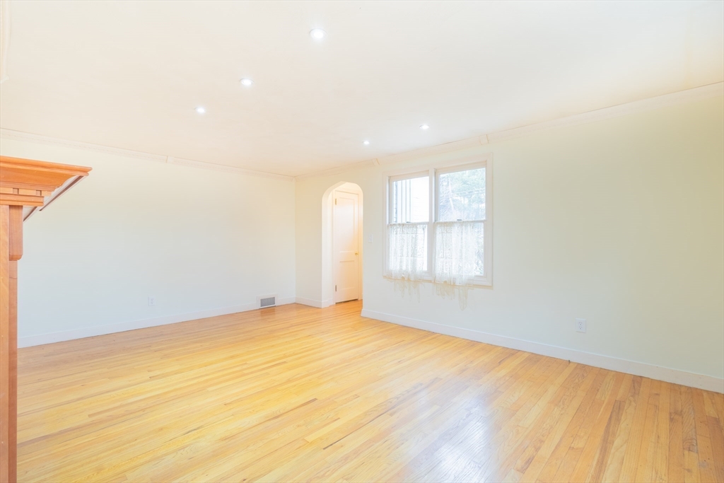 539 Amherst Road Granby, MA 01033 - Photo 19 of 38 Gallery Image 19