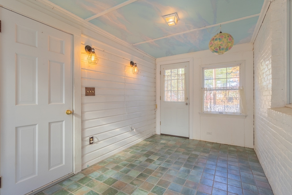 539 Amherst Road Granby, MA 01033 - Photo 4 of 38 Gallery Image 4