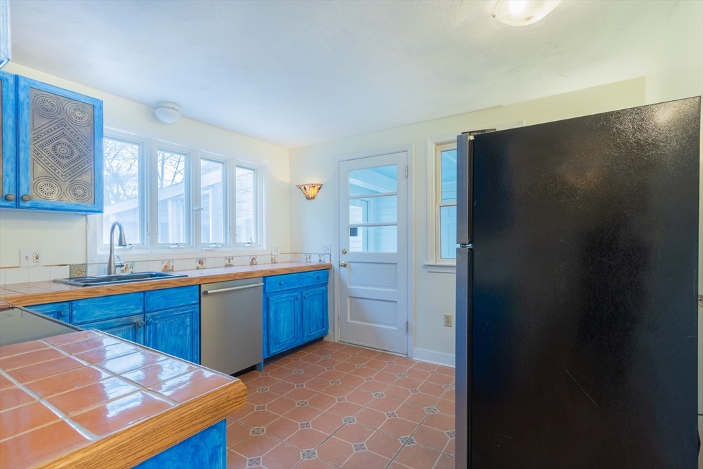 539 Amherst Road Granby, MA 01033 - Photo 8 of 38 Gallery Image 8