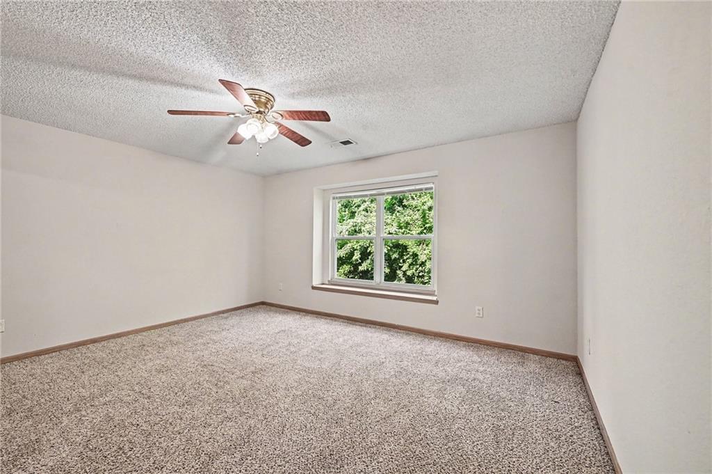 210 North Pointe Lane Raymore, MO 64083 - Photo 16 of 32