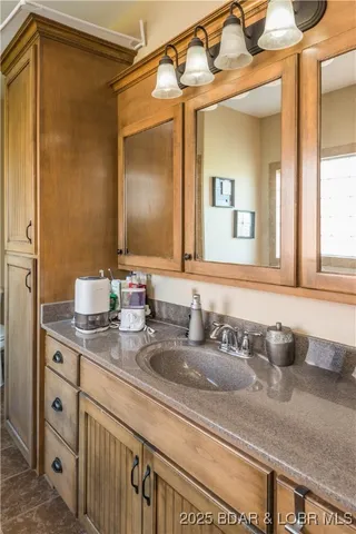 $442,500 | 226 Pioneer Trail Drive, Jefferson City, MO 65109