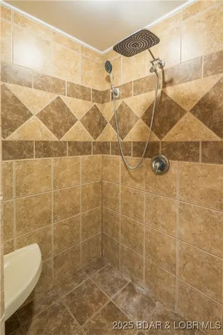 $442,500 | 226 Pioneer Trail Drive, Jefferson City, MO 65109