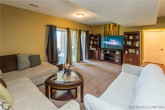 $442,500 | 226 Pioneer Trail Drive, Jefferson City, MO 65109