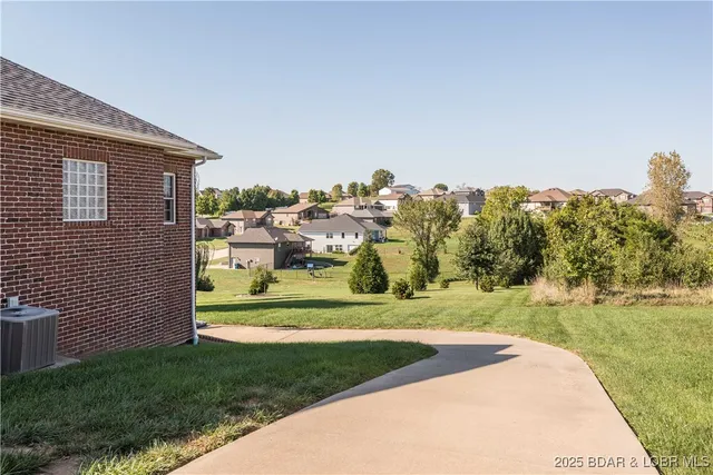 $442,500 | 226 Pioneer Trail Drive, Jefferson City, MO 65109