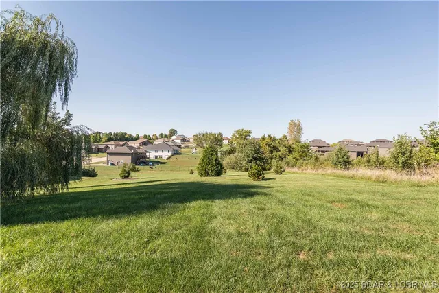 $442,500 | 226 Pioneer Trail Drive, Jefferson City, MO 65109