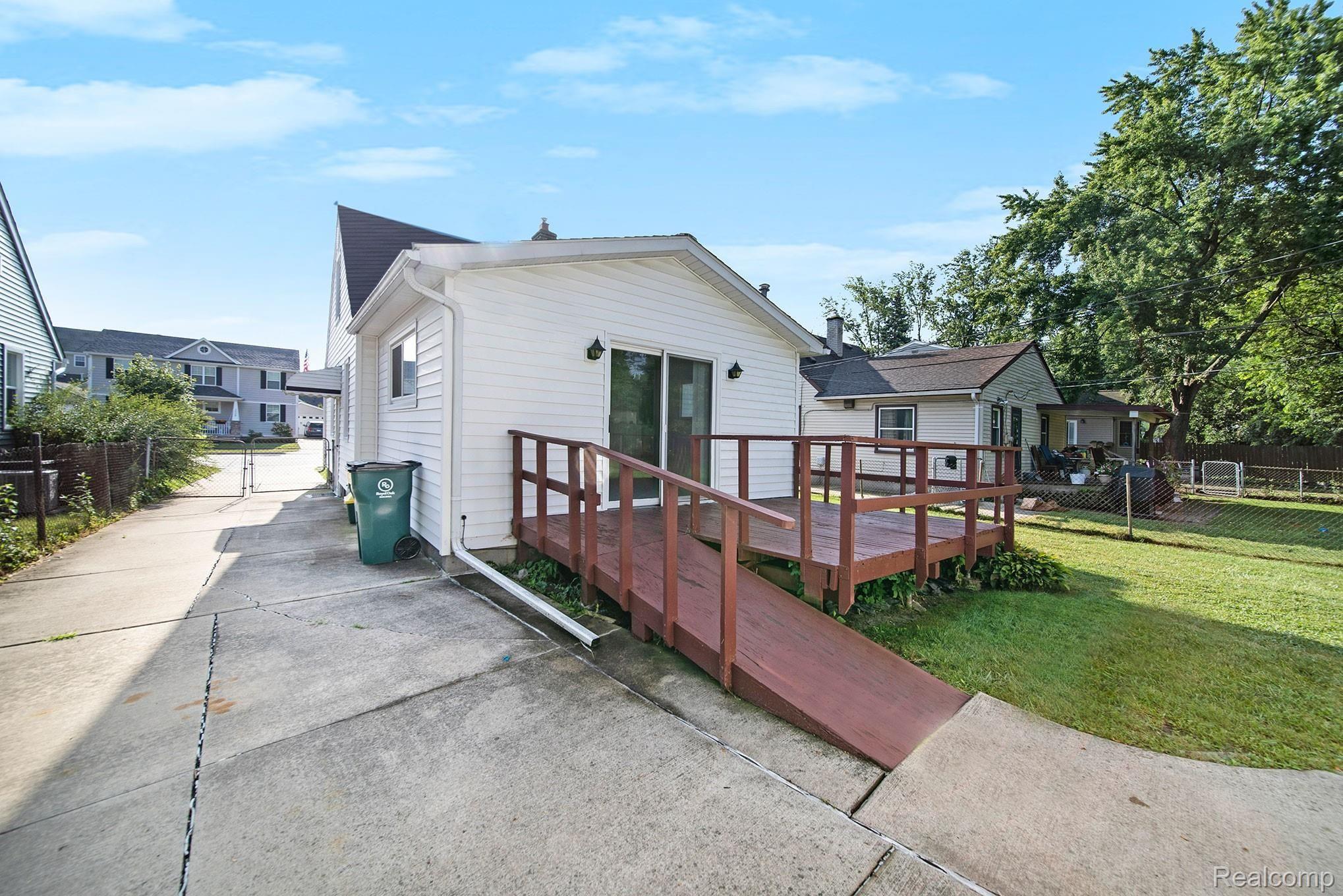 3505 Durham Road Royal Oak, MI 48073 - Photo 29 of 29 3505-Durham_47.jpg