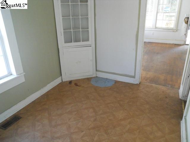 29 Loop Street Greenville, SC 29609 - Photo 4 of 7 Gallery Image 4