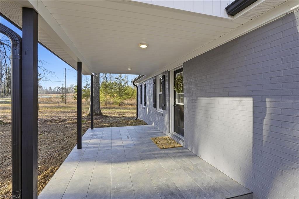 585 K Fork Road Madison, NC 27025 - Photo 4 of 35