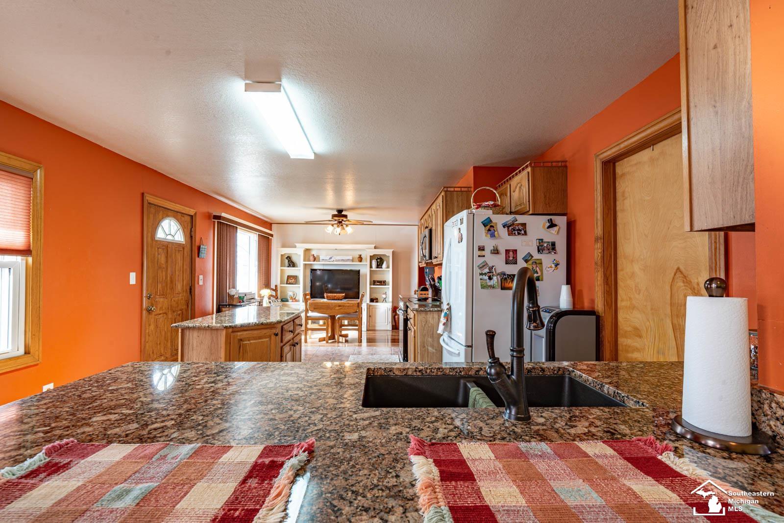 330 East Rauch Road Temperance, MI 48182 - Photo 9 of 34