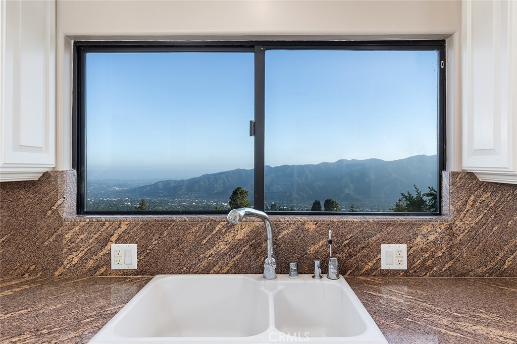 5660 Pine Cone Road La Crescenta, CA 91214 - Photo 14 of 40