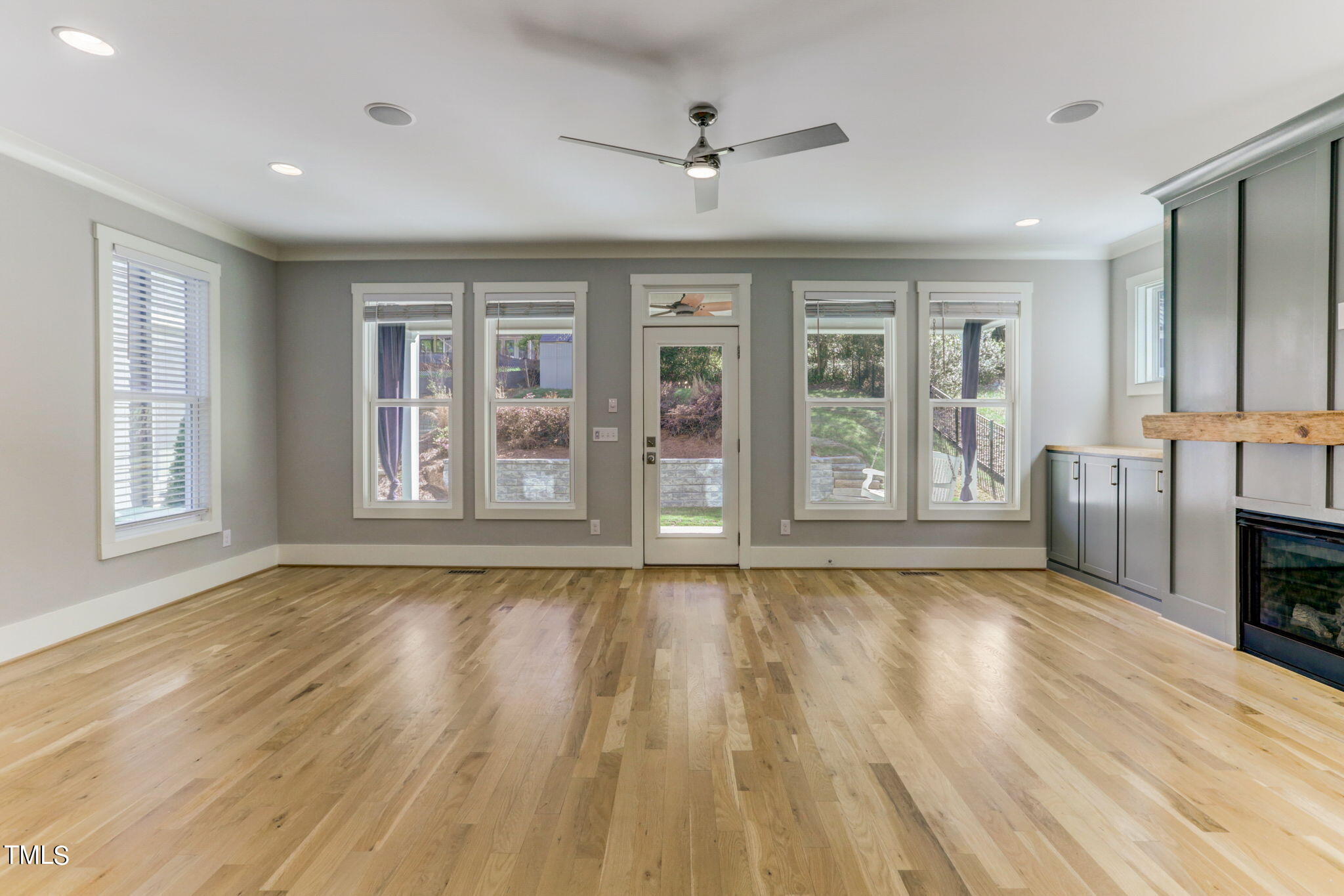 1422 1/2 Banbury Road Raleigh, NC 27607 - Photo 16 of 56 Living room (1)