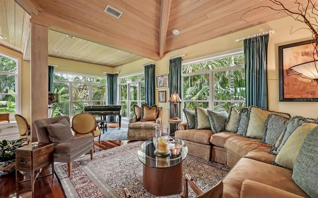 2320 Wason Road Sarasota, FL 34231 - Photo 12 of 95 Gallery Image 12