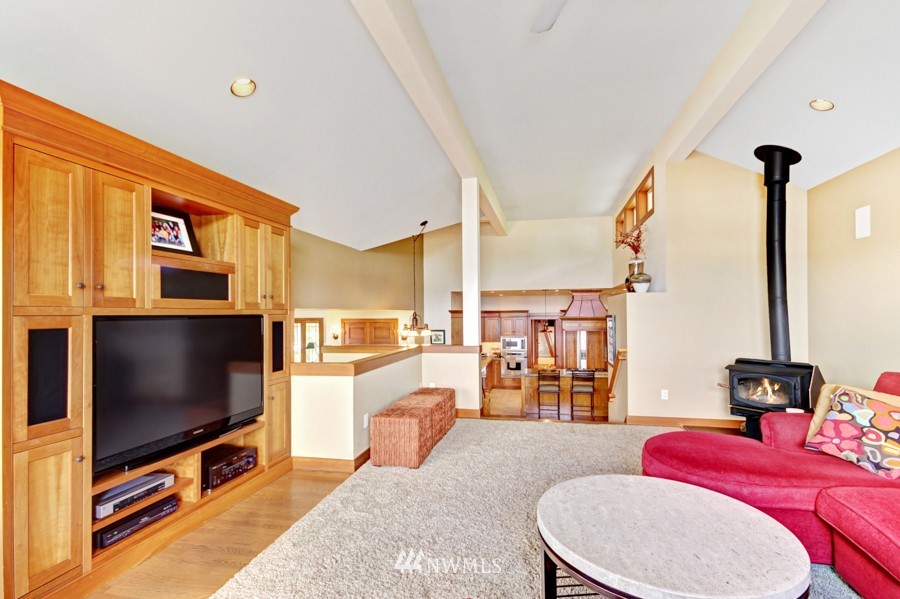 8444 Midland Road Medina, WA 98039 - Photo 8 of 25 Gallery Image 8