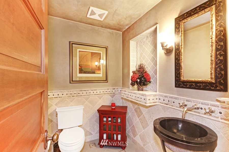 8444 Midland Road Medina, WA 98039 - Photo 9 of 25 Gallery Image 9