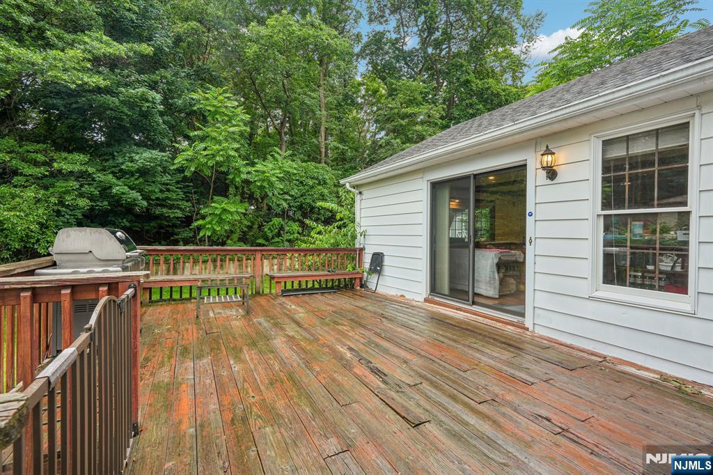 108 Morningside Road Paramus, NJ 07652 - Photo 38 of 45