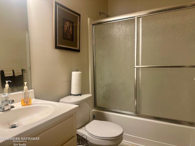 34098 Utica Road Fraser, MI 48026 - Photo 8 of 16 50164745-4cacaafd-3d89-4533-80f9-836c1feb4032.JPG