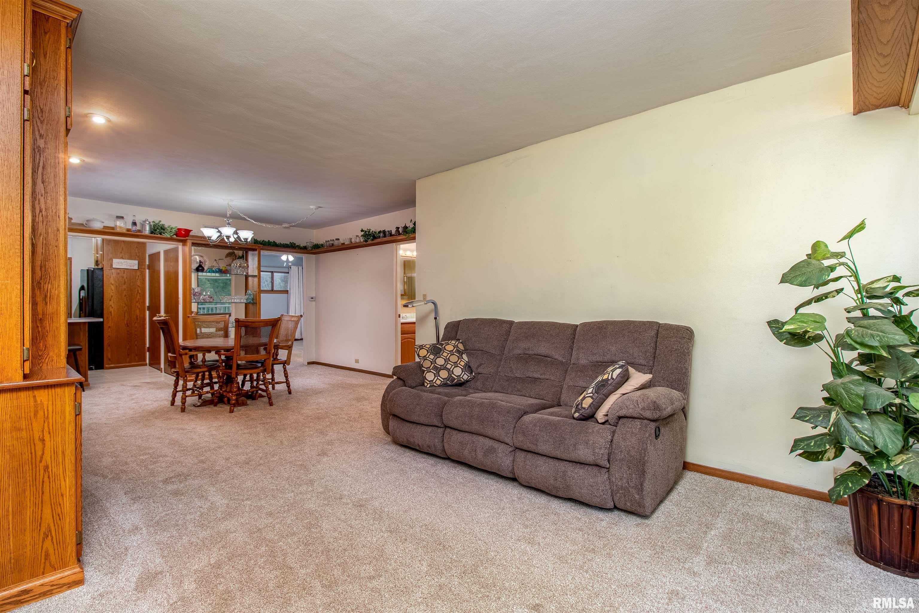 1104 Kimberly Road, Unit 906 Bettendorf, IA 52722 - Photo 3 of 20 Gallery Image 3