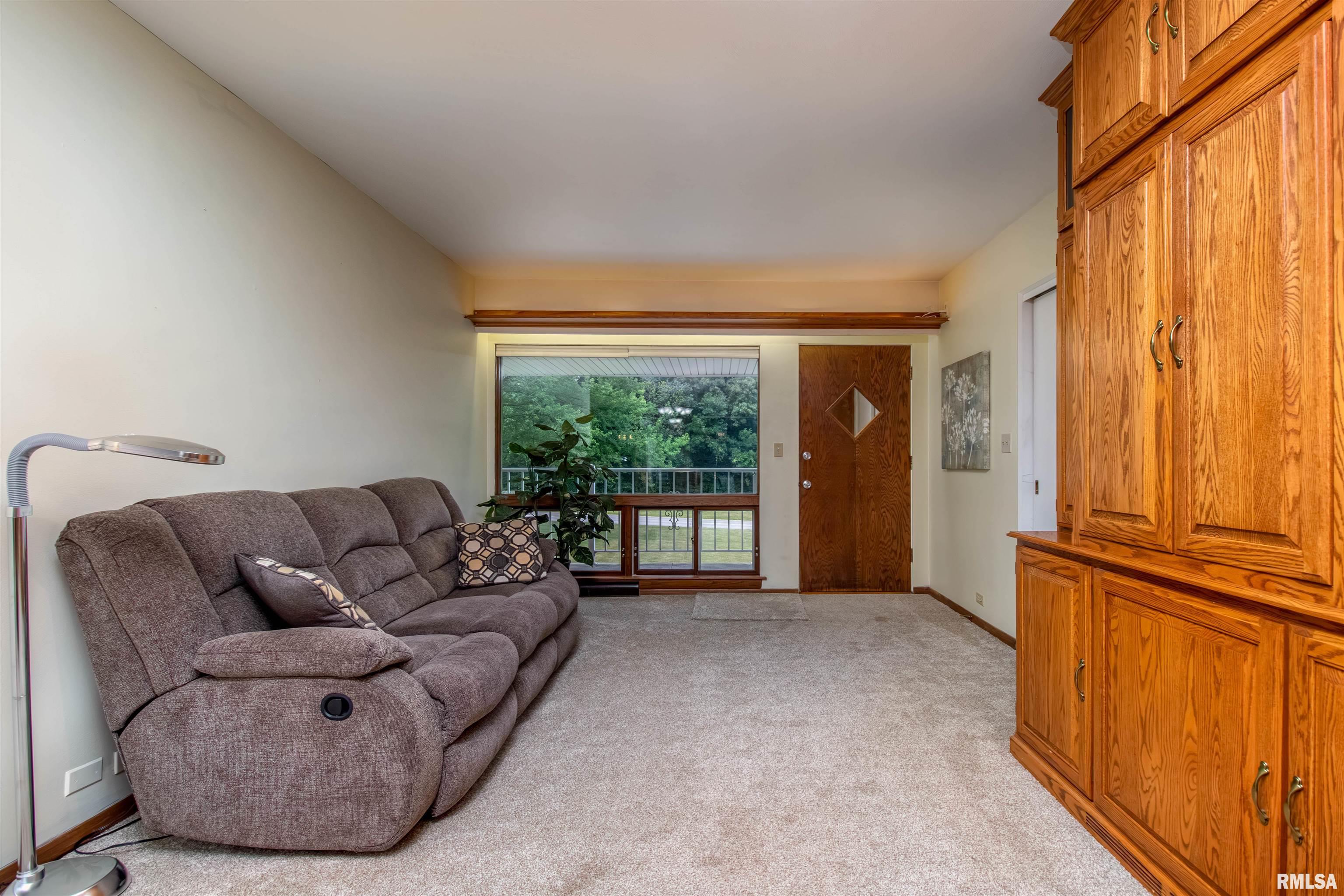 1104 Kimberly Road, Unit 906 Bettendorf, IA 52722 - Photo 4 of 20 Gallery Image 4