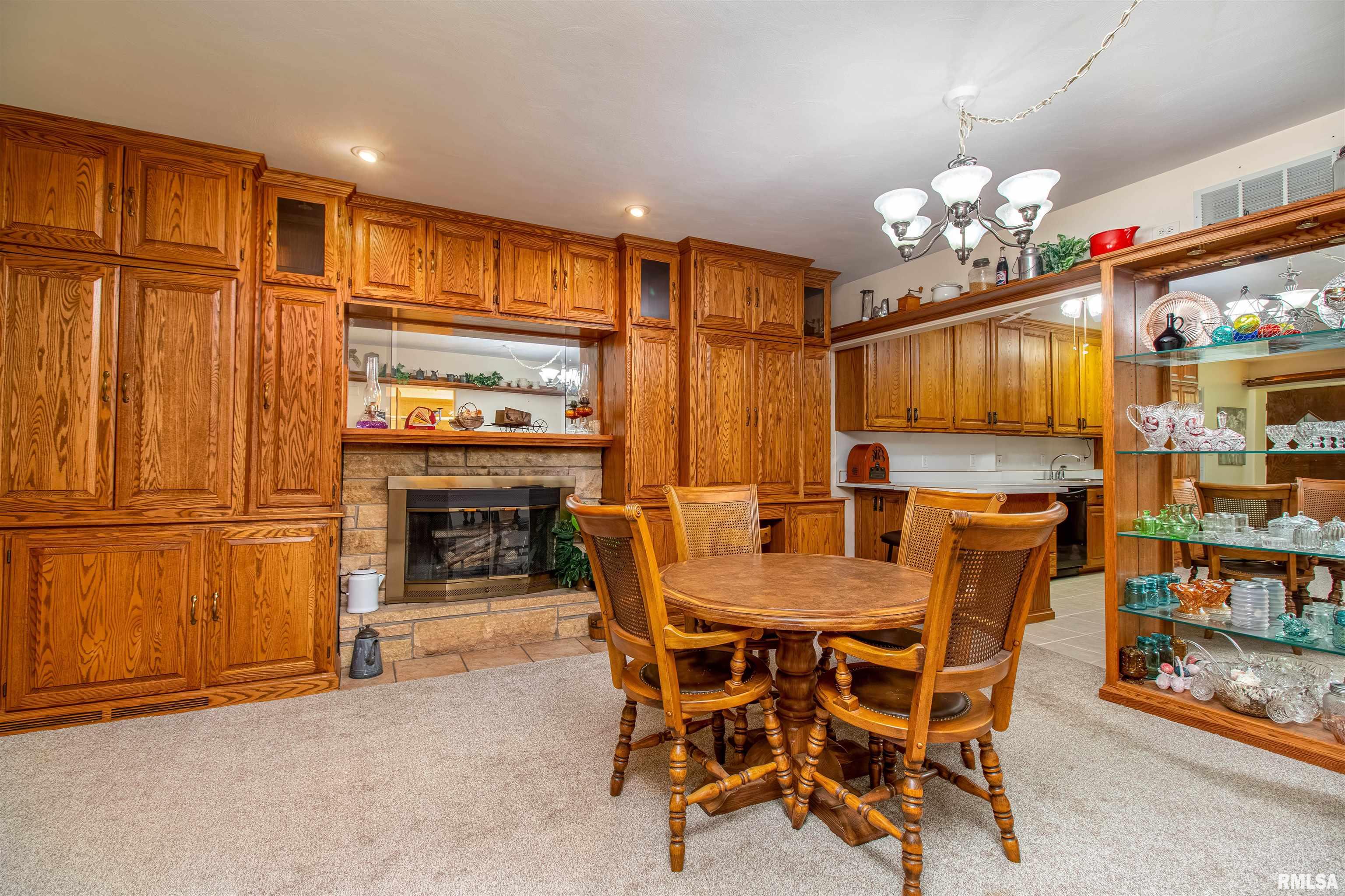 1104 Kimberly Road, Unit 906 Bettendorf, IA 52722 - Photo 6 of 20 Gallery Image 6