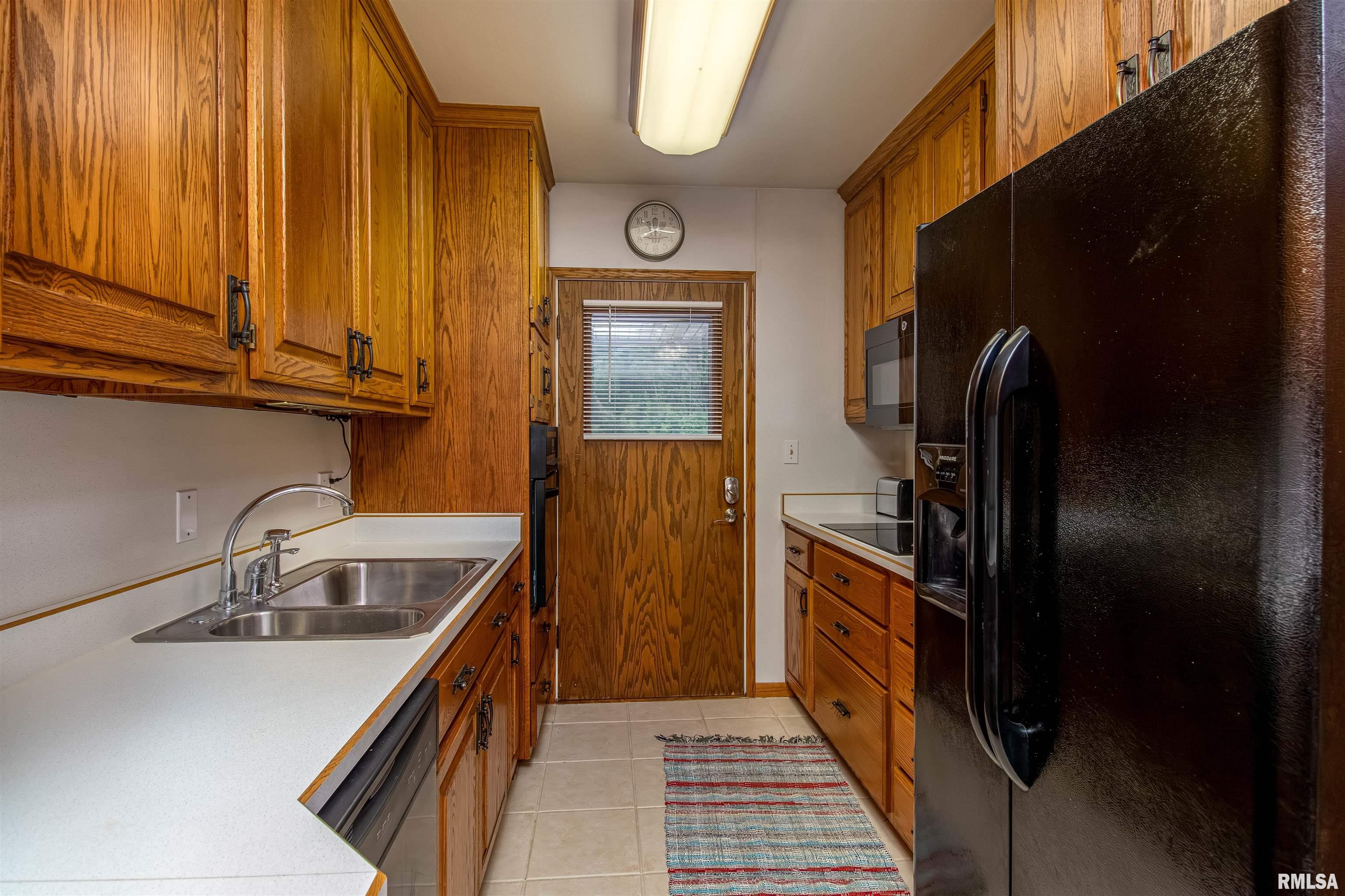 1104 Kimberly Road, Unit 906 Bettendorf, IA 52722 - Photo 7 of 20 Gallery Image 7