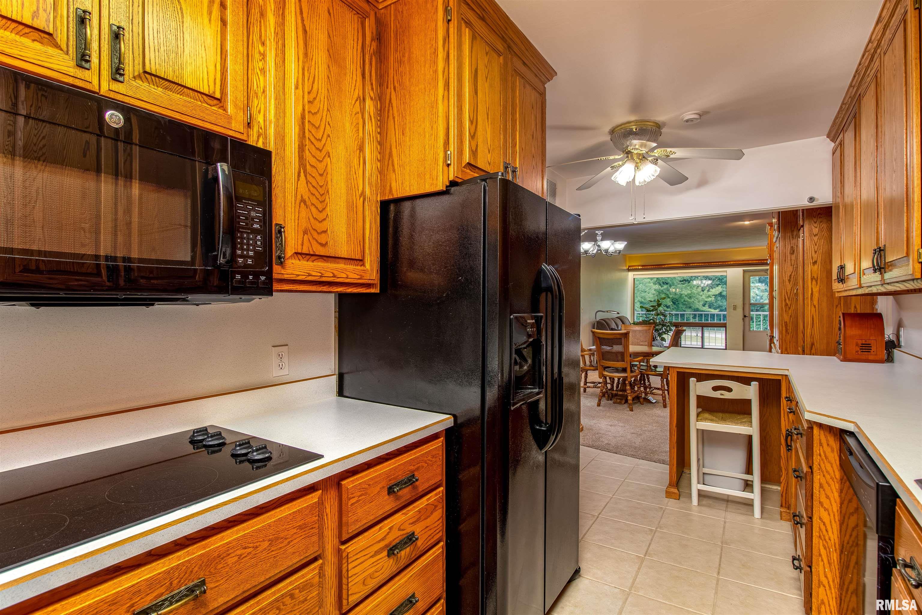 1104 Kimberly Road, Unit 906 Bettendorf, IA 52722 - Photo 8 of 20 Gallery Image 8