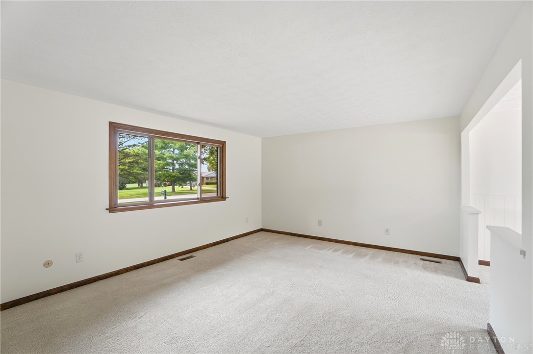 7655 Windham Road Tipp City, OH 45371 - Photo 4 of 61