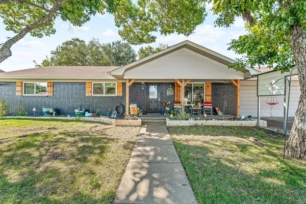 $330,000 | 919 S Avenue North, Clifton, TX 76634
