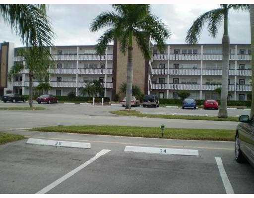 3090 Cornwall East, Unit 3090 Boca Raton, FL 33434 - Photo 1 of 1 Exterior Front