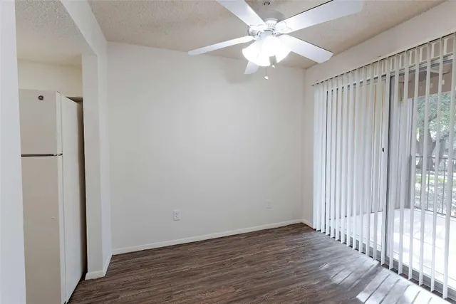 $989 | 3600 Greystone Drive, Unit 411, Austin, TX 78731