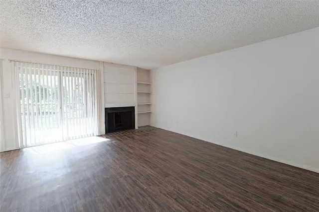 $989 | 3600 Greystone Drive, Unit 411, Austin, TX 78731