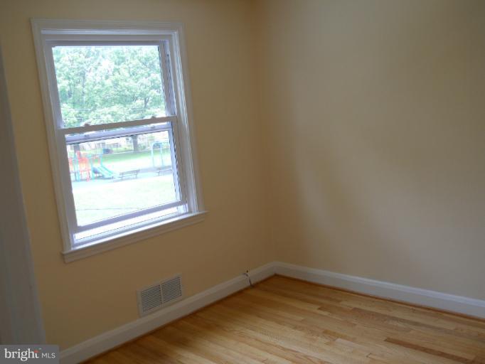 4332 Cedar Garden Road Baltimore, MD 21229 - Photo 11 of 27 Bedroom