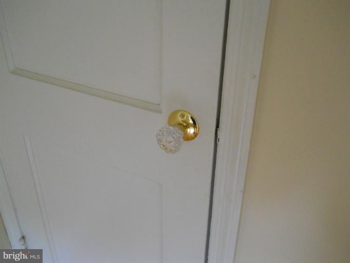 4332 Cedar Garden Road Baltimore, MD 21229 - Photo 16 of 27 interior door locks